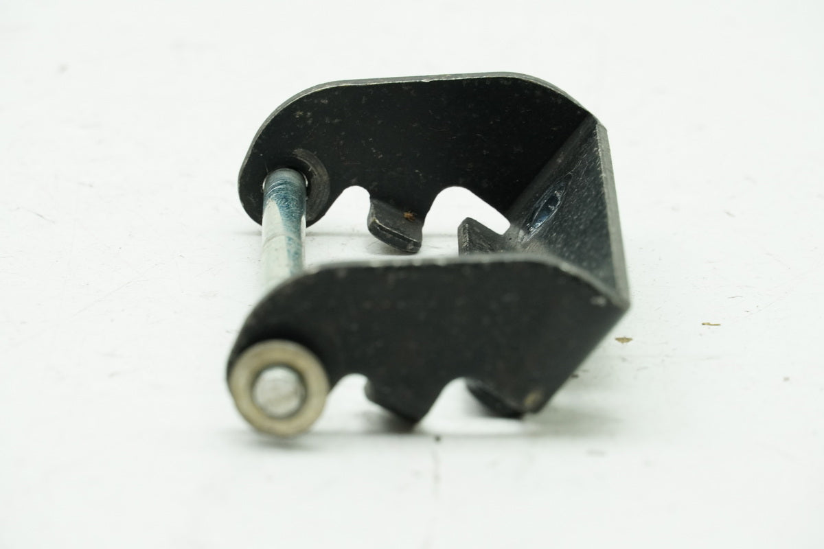 HONDA SH 125 JF23 Seat Hinge Bracket Seat Screw Retainer Plate