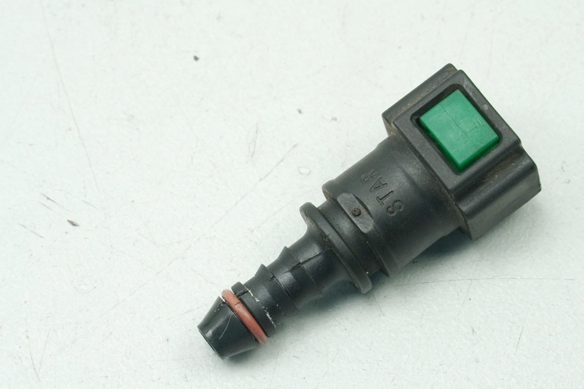 APRILIA RS 125 RS4 ZD4TW Conector racor manguera de gasolina inyección