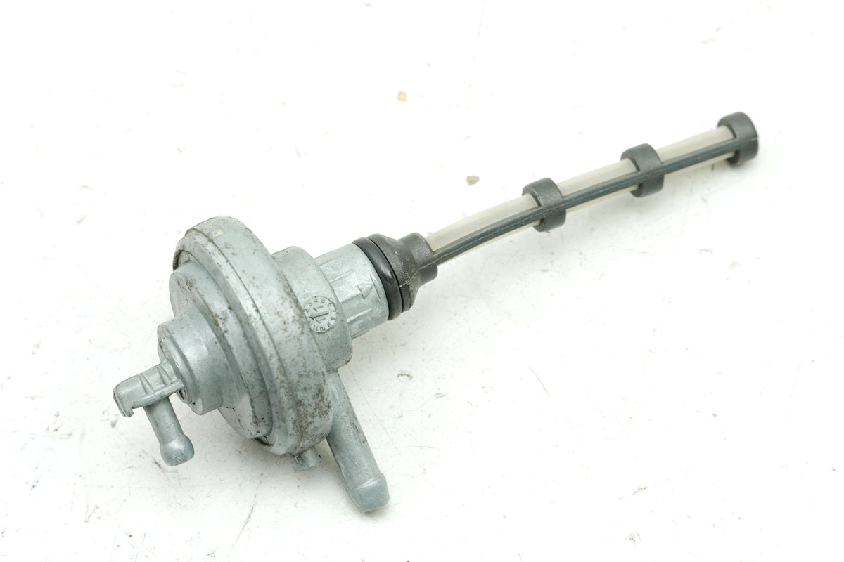 VESPA LX 50 2 ZAPC38101 Grifo de gasolina para tanque de gasolina 674595