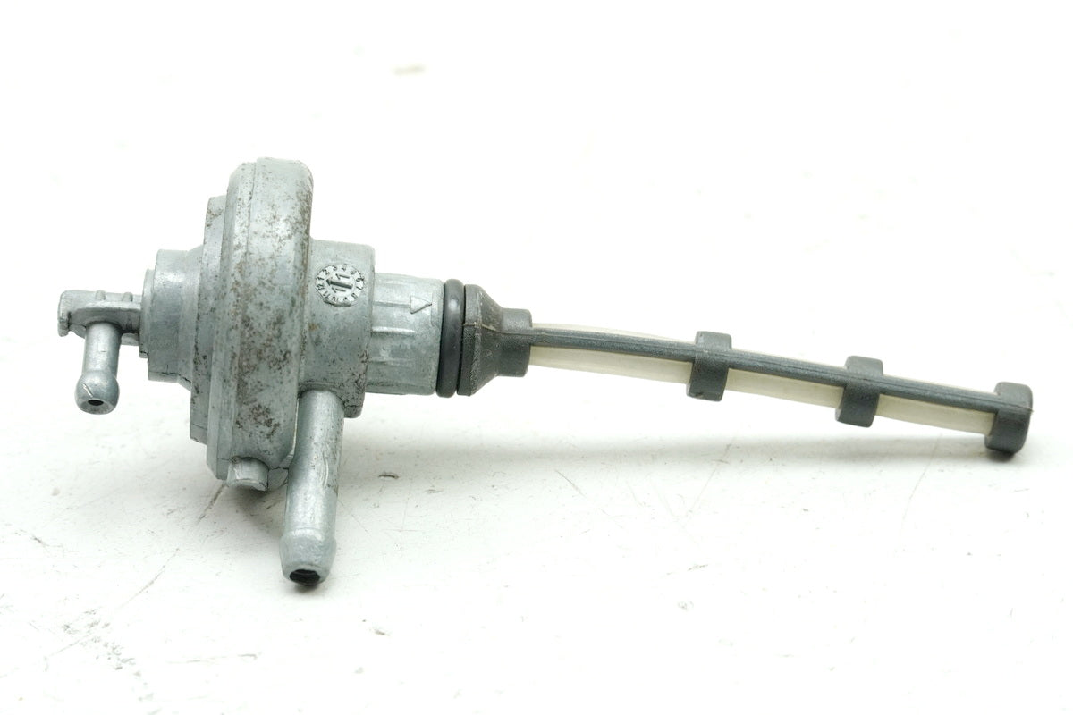VESPA LX 50 2 ZAPC38101 Grifo de gasolina para tanque de gasolina 674595