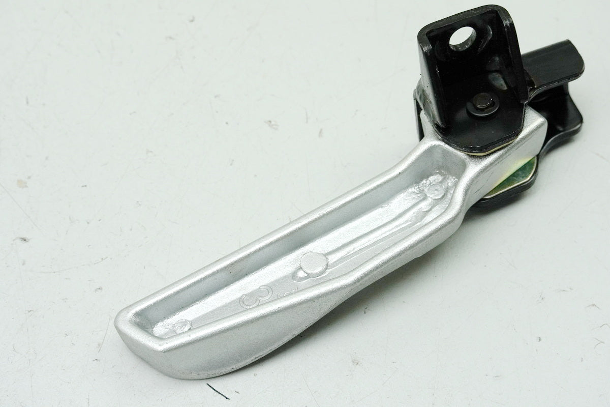 SYM Jet 4 50 AD05W8 Pillion Footrest Left Holder Footrest System ONLY 781 km