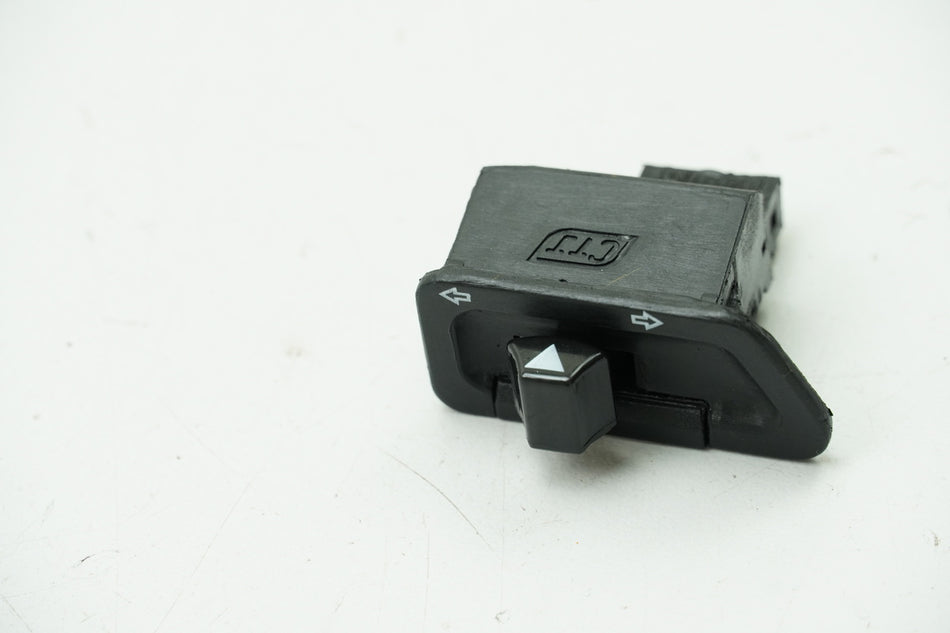 SYM Jet 4 50 AD05W8 Interruptor de intermitente, pulsador, botón del intermitente SOLO 781 km