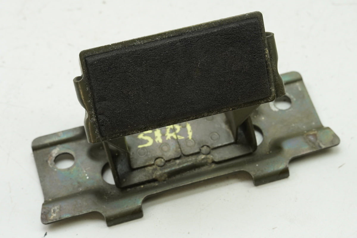 SUZUKI SV 650 AV Halterung Tank Tankhalter Aufnahme Träger Kraftstofftank 99-02