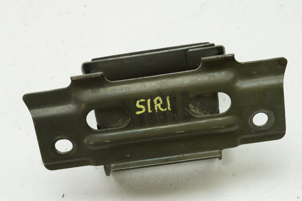 SUZUKI SV 650 AV Halterung Tank Tankhalter Aufnahme Träger Kraftstofftank 99-02