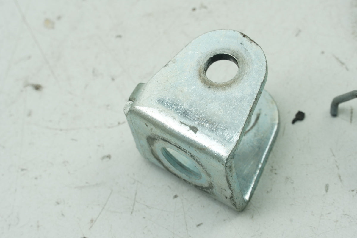 APRILIA RS 125 RS4 ZD4TW Fußraste vorn Fahrer rechts original Halter