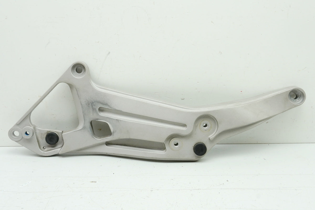 YAMAHA GTS 1000 4BH Footrest Plate Left Holder Footrest Carrier