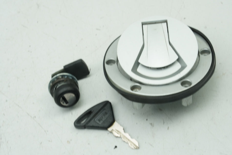 APRILIA RS 125 RS4 ZD4TW Tapa de gasolina Cerradura de gasolina 1 llave Cerradura de asiento