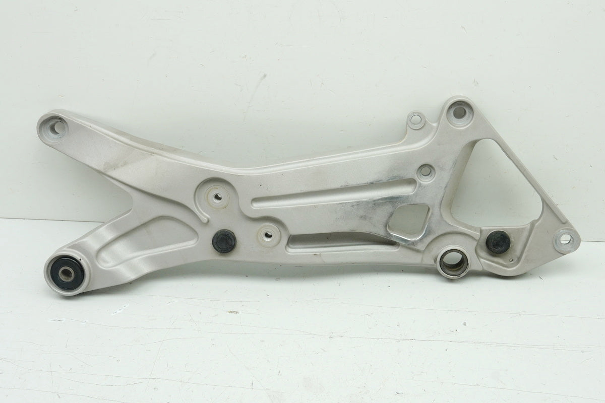 YAMAHA GTS 1000 4BH Footrest Plate Right Holder Footrest Footrest Mount