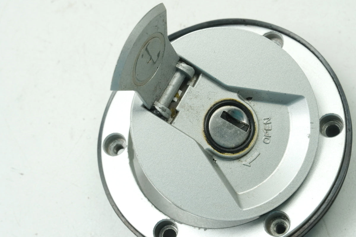 APRILIA RS 125 RS4 ZD4TW Tankdeckel Tankschloß 1 Schlüssel Schloß Sitz