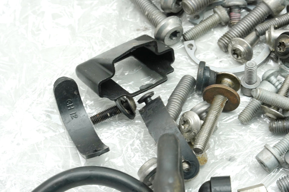 BMW R nine T Urban G/S 0J41 Schrauben Muttern Halter Kleinteile (für Rahmen)