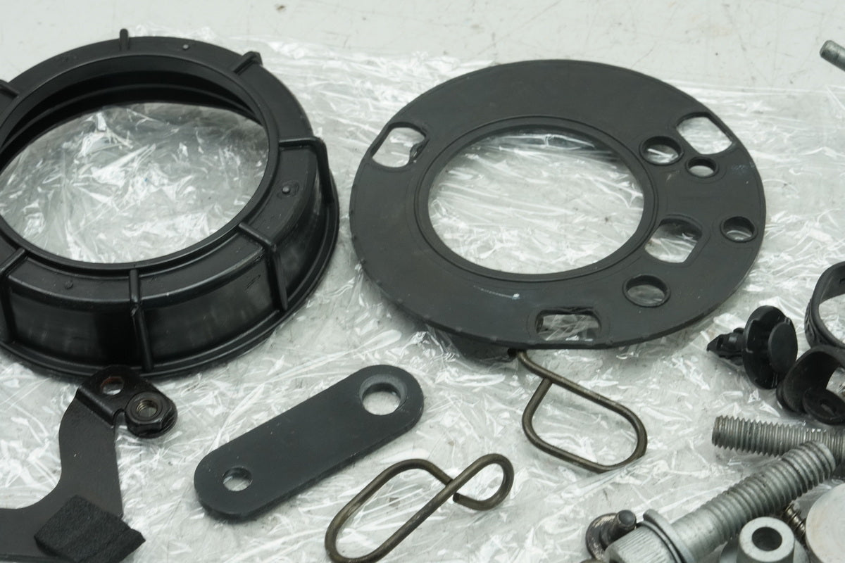 APRILIA RS 125 RS4 ZD4TW Tornillos Tuercas Soportes Pequeñas piezas para chasis bastidor