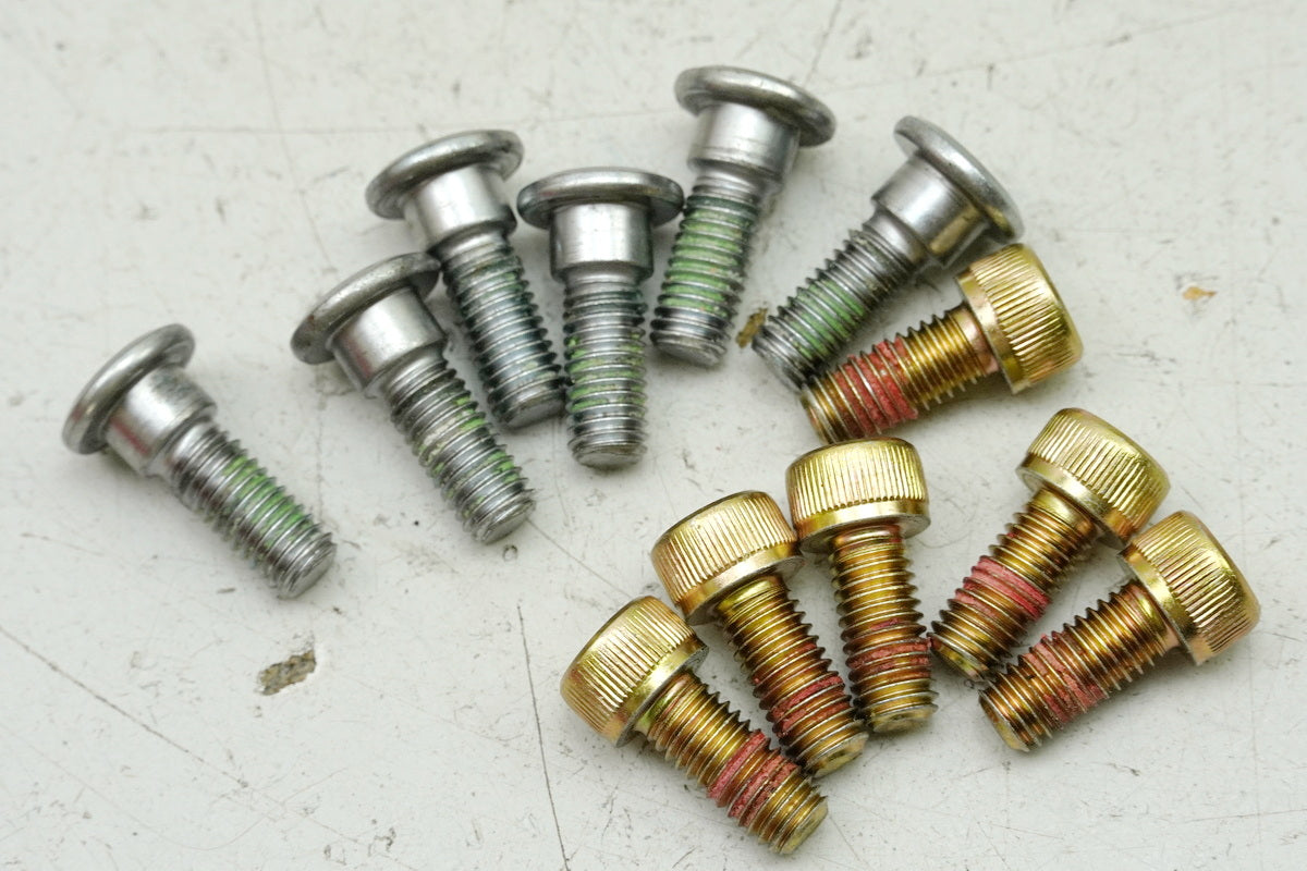 HONDA NTV 650 RC33 REVERE Schrauben Bremsscheibe vorn & hinten (für Felge)