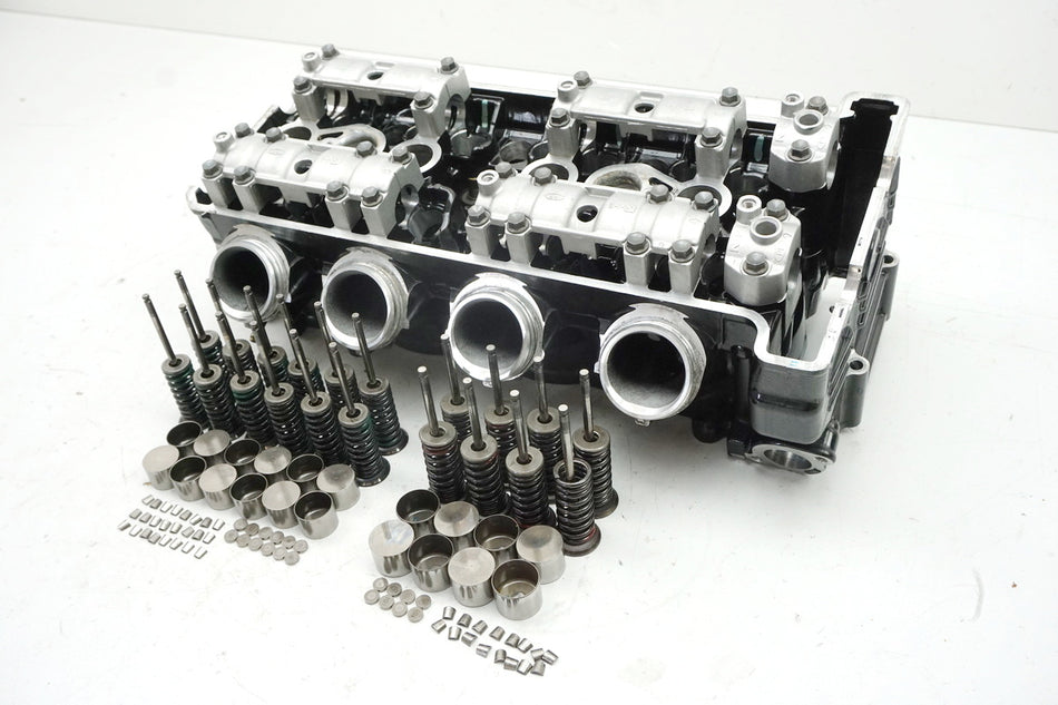 YAMAHA YZF R1 RN01 RN04 Zylinderkopf Ventile 98-01