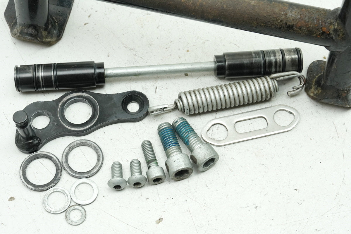 BMW R 1150 R R21 Hauptständer Ständer Halter Feder Bolzen Schraube (für Rahmen)