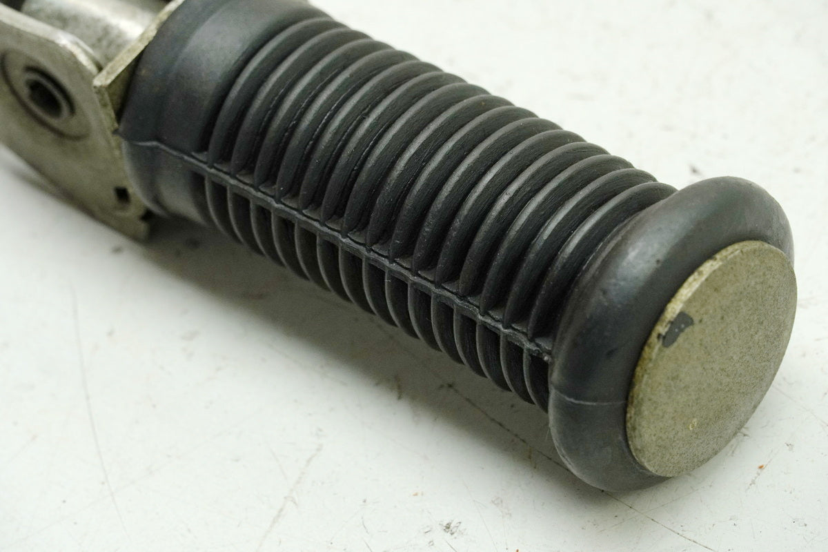 HONDA CB 250 G CB250G Fußraste Sozius links hinten Halterung Gelenk Gummi 74-77
