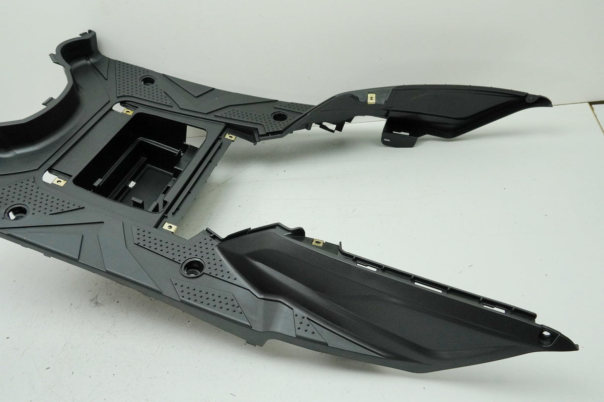 SYM Jet 4 50 AD05W8 Fairing Footwell Footboard Cover ONLY 781 km