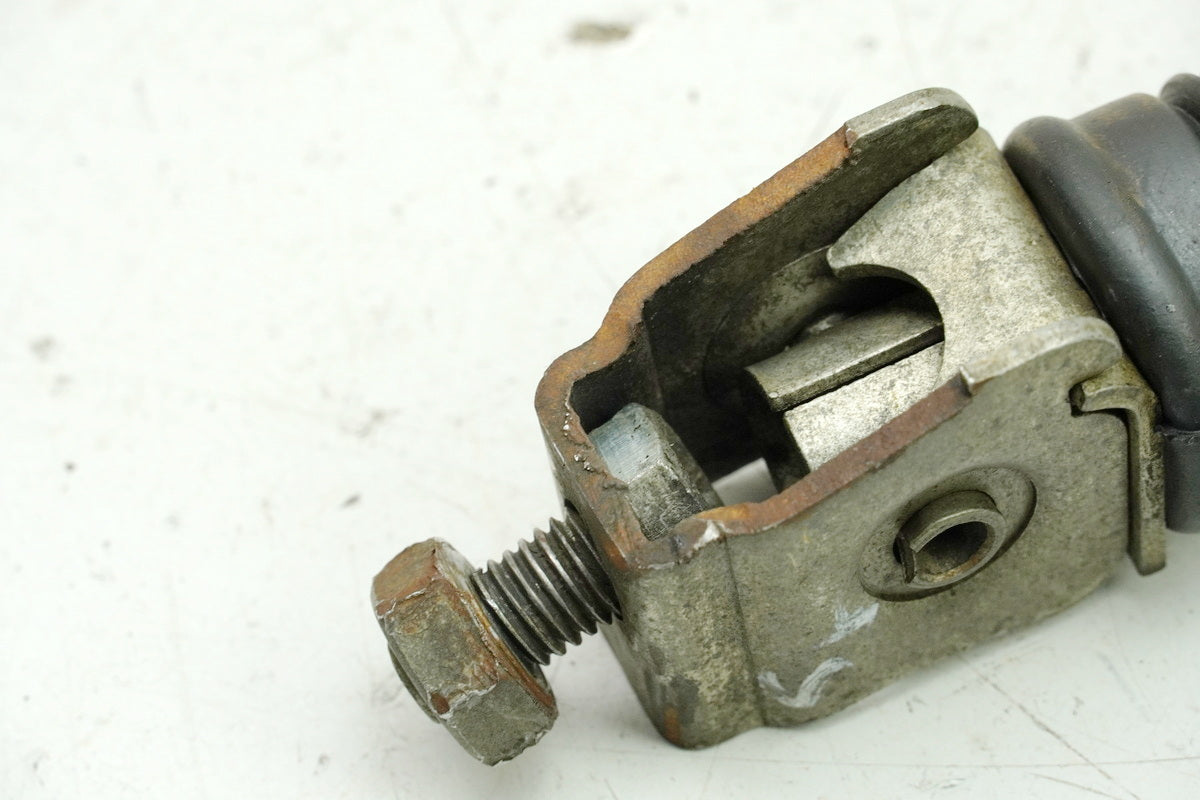 HONDA CB 250 G CB250G Fußraste Sozius links hinten Halterung Gelenk Gummi 74-77
