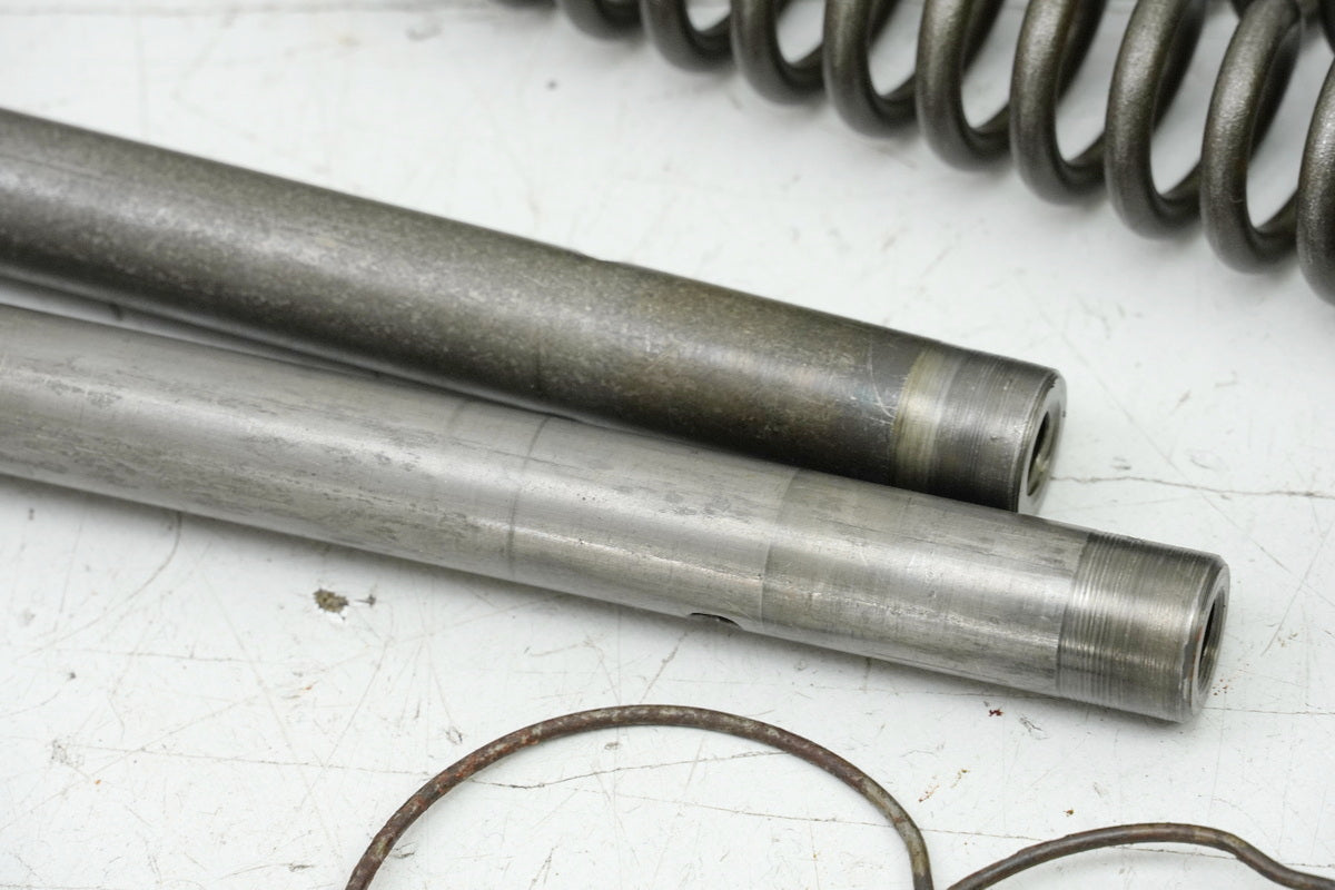 HONDA CB 250 G CB250G Gabel Innenteile Dämpfer Feder Kartusche Hülse 74-77