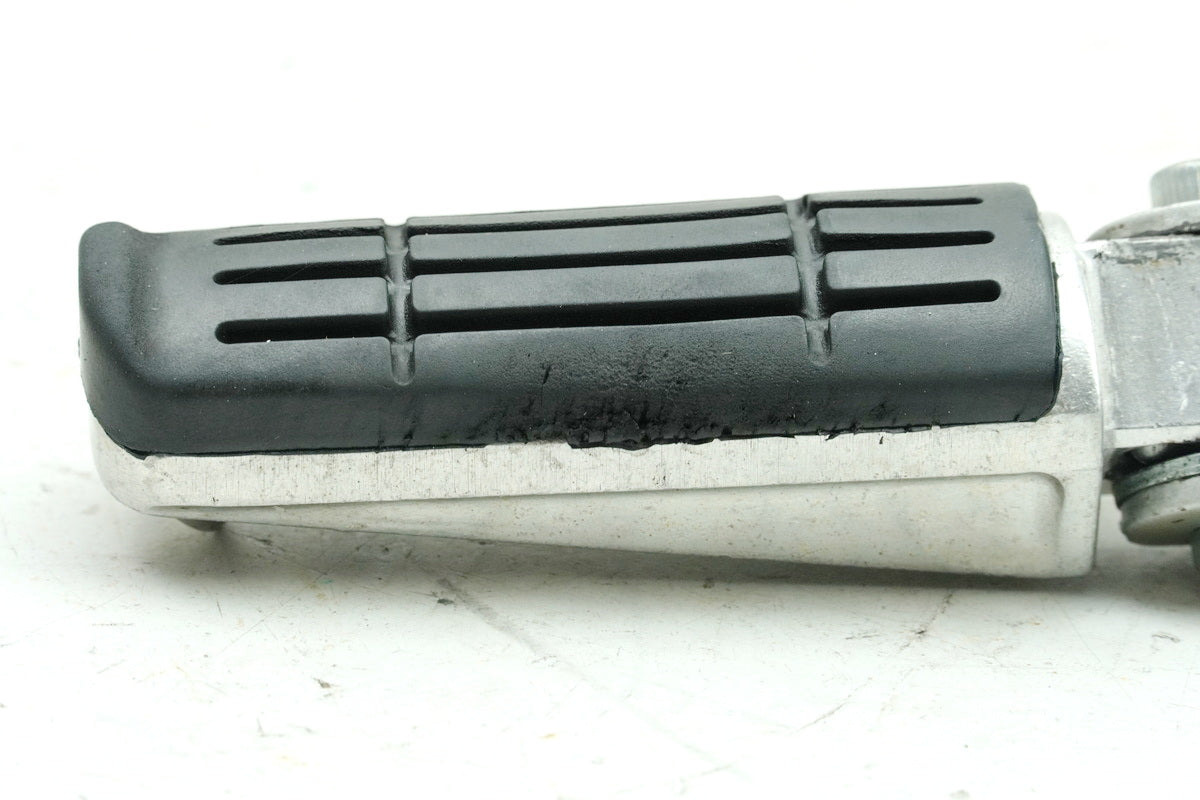 YAMAHA GTS 1000 4BH Passenger Footrest Left Holder Footrest System