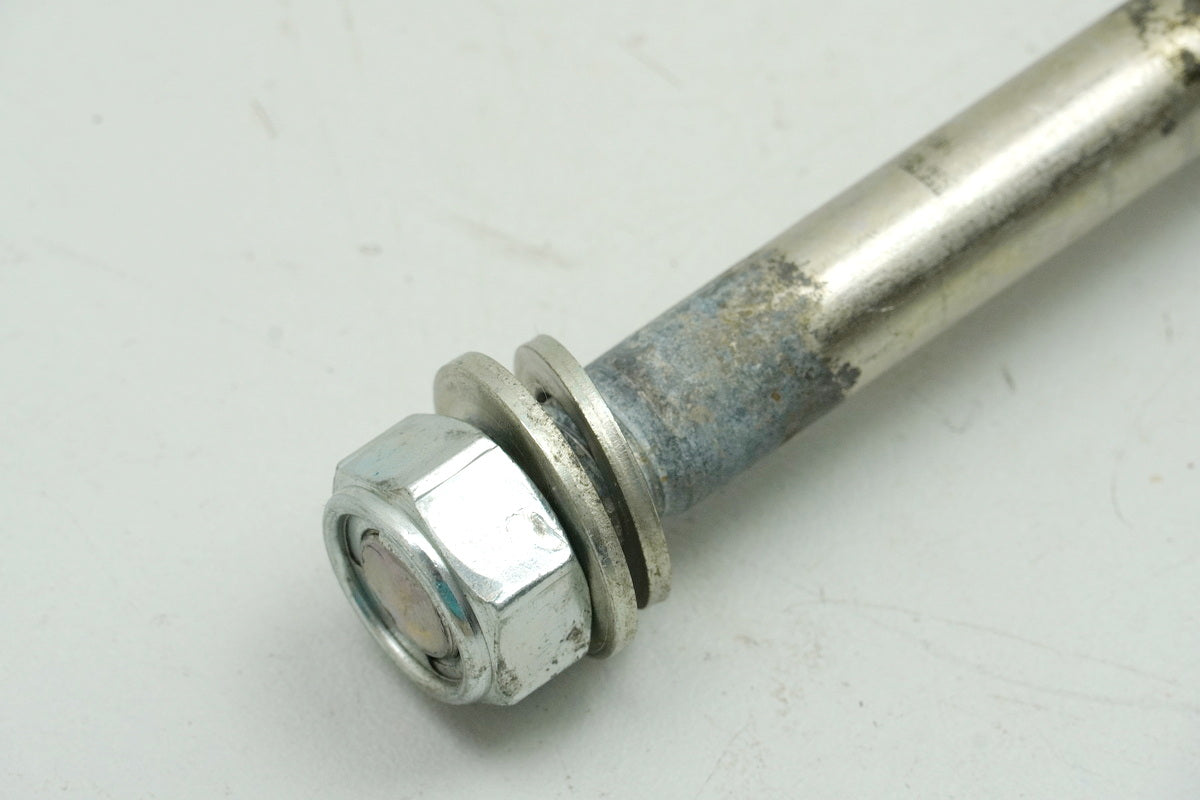 HONDA CB 125 R JC91 Swingarm Bolt Axle Swingarm Nut (for frame)