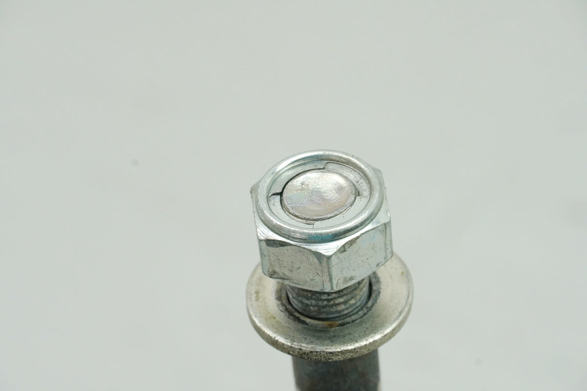 HONDA CB 125 R JC91 Swingarm Bolt Axle Swingarm Nut (for frame)
