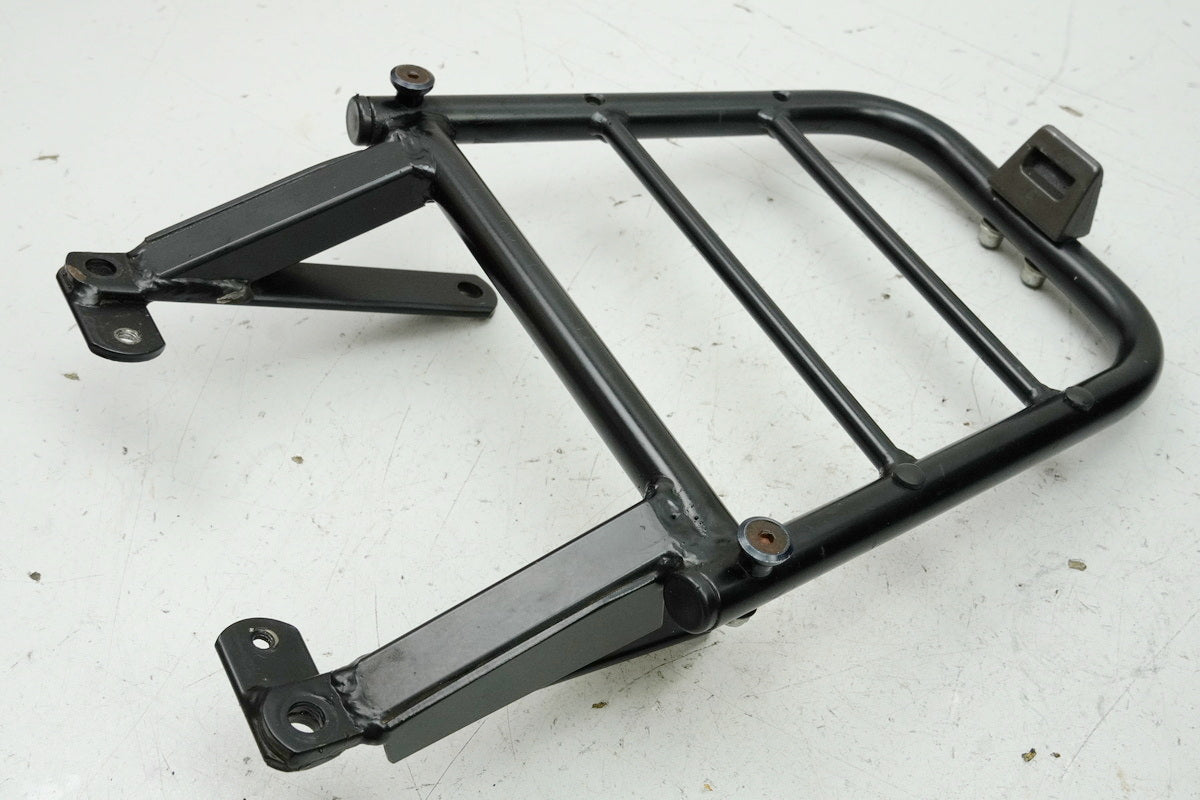 HONDA NTV 650 RC33 REVERE GIVI Trekker 52 Monokey Topcase Lehne Halterung