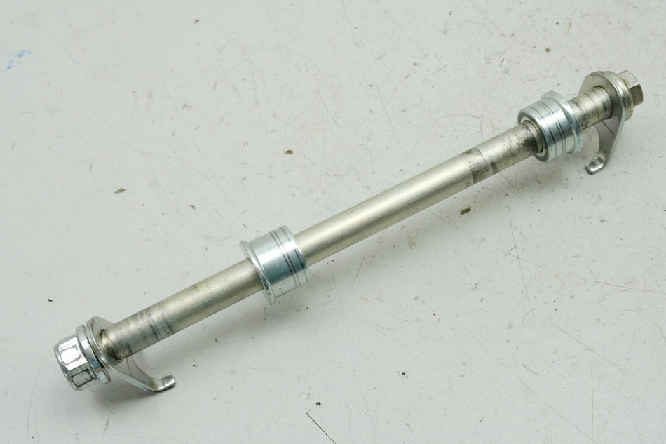 HONDA CB 125 R JC91 Eje pasante trasero, eje, casquillo distanciador, tuerca (para llanta)