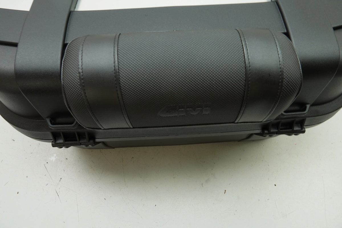 HONDA NTV 650 RC33 REVERE GIVI Trekker 52 Monokey Topcase Lehne Halterung