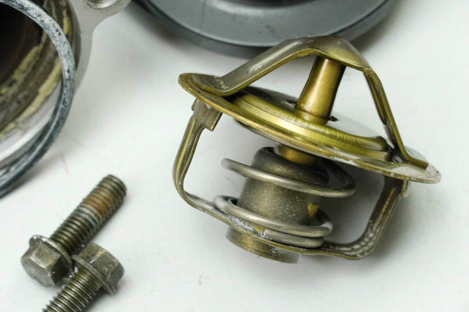 YAMAHA TDM 900 RN08 Thermostat Thermostatgehäuse (für Motor Kühlsystem)