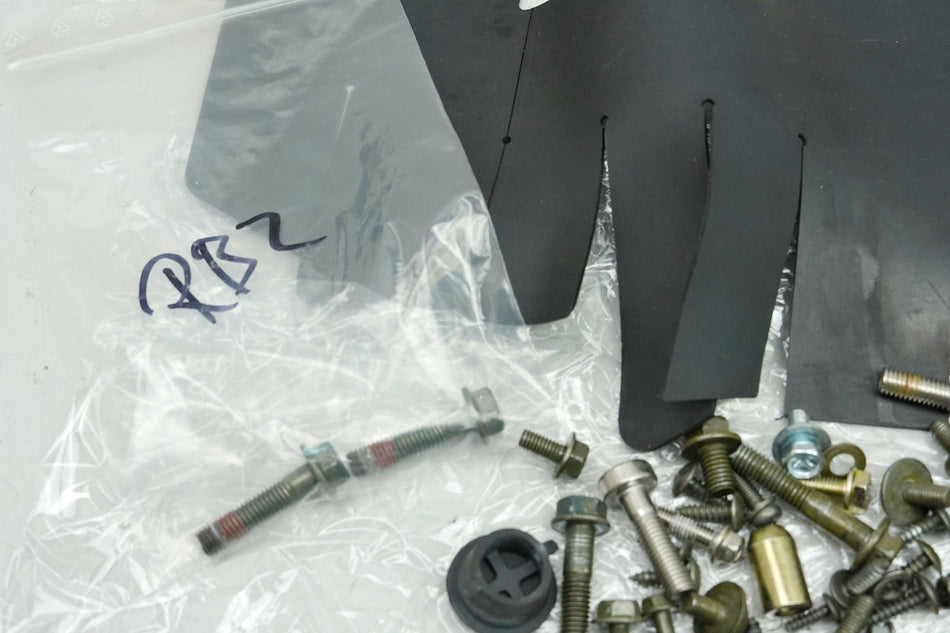 SYM Jet 4 50 AD05W8 Tornillos y piezas pequeñas (para chasis y bastidor) SOLO 781 km