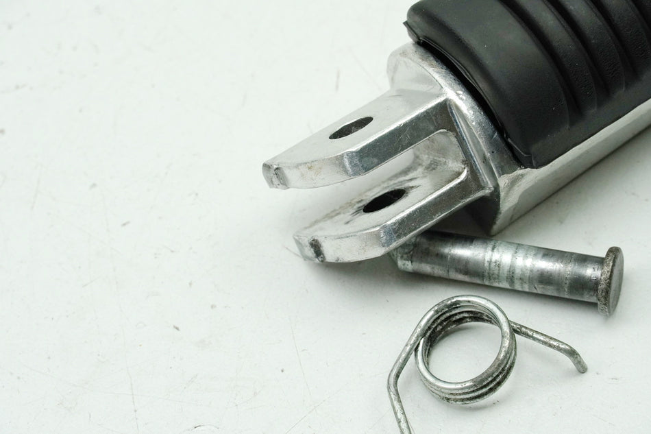 YAMAHA TDM 900 RN08 Front Footpeg Rider Right Original (for Footpeg Plate)
