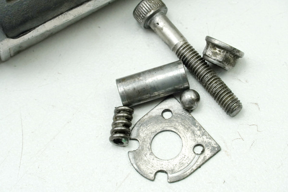 YAMAHA TDM 900 RN08 Estribera trasera derecha original para acompañante (para placa de estribera)