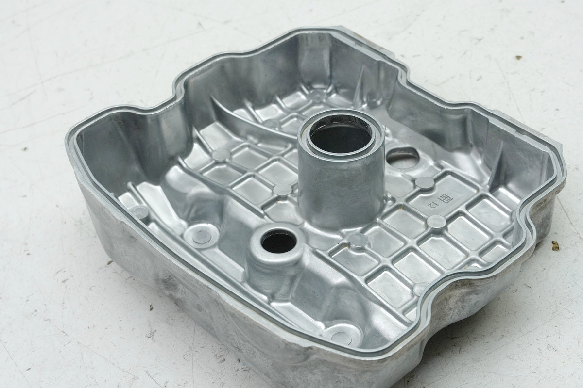 HONDA CB 125 R JC91 Valve Cover Original Engine Cover Cylinder Head