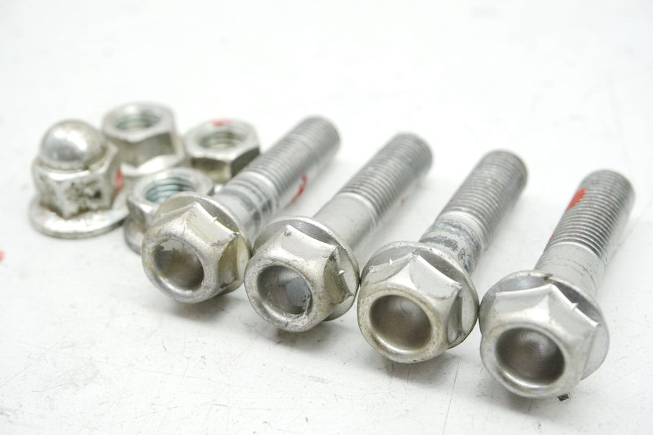 HONDA CBR 600 PC35 Schrauben Heckrahmen Muttern (für Rahmen Hilfsrahmen)