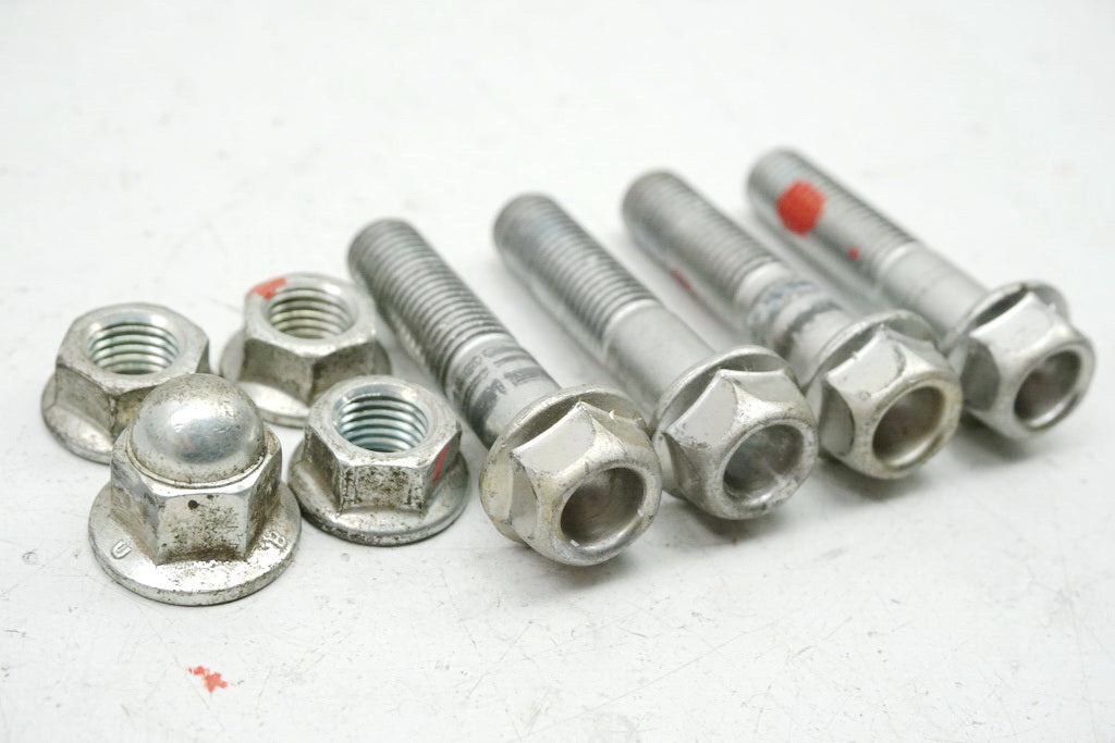 HONDA CBR 600 PC35 Schrauben Heckrahmen Muttern (für Rahmen Hilfsrahmen)