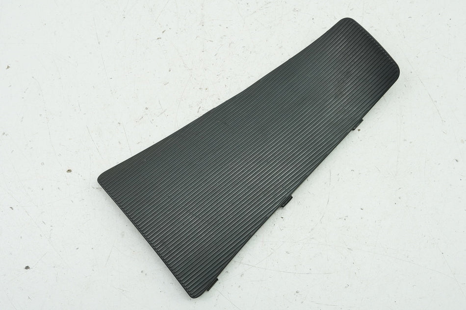 VESPA LX 50 2T ZAPC38101 Tapa hueco para los pies Cubierta escudo embellecedor