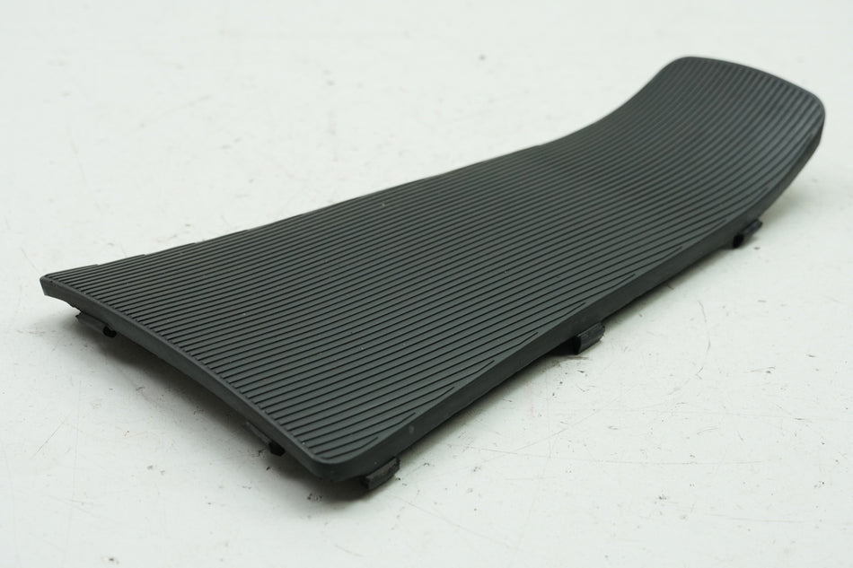 VESPA LX 50 2T ZAPC38101 Tapa hueco para los pies Cubierta escudo embellecedor