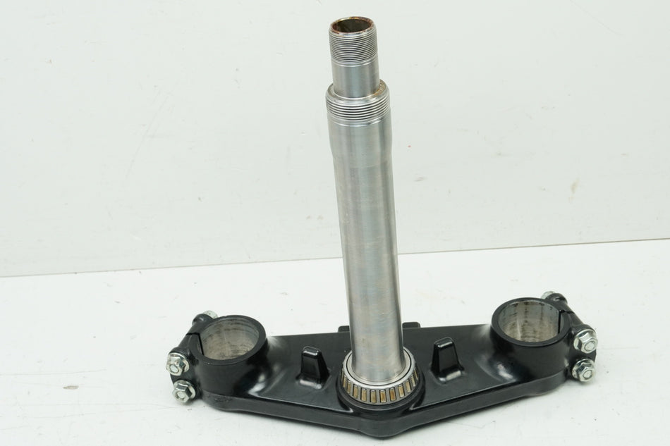 KAWASAKI ZZR 1100 D ZXT10D G lower triple tree (for fork stanchion fork tube)