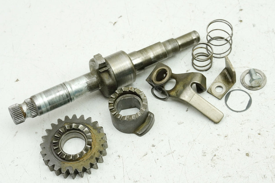 HONDA CB 250 G CB250G Kickerwelle Antrieb Zahnrad Kickstarter Welle Motor 74-77