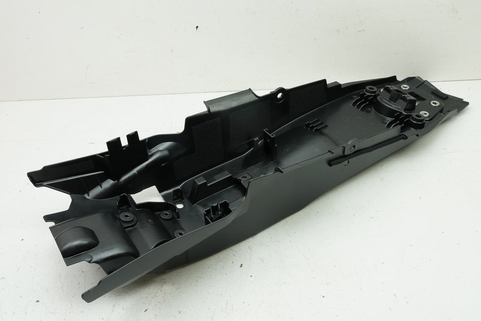 YAMAHA MTN 1000 MT-10 RN78 Rear inner fender mudguard wheel arch 4550 km