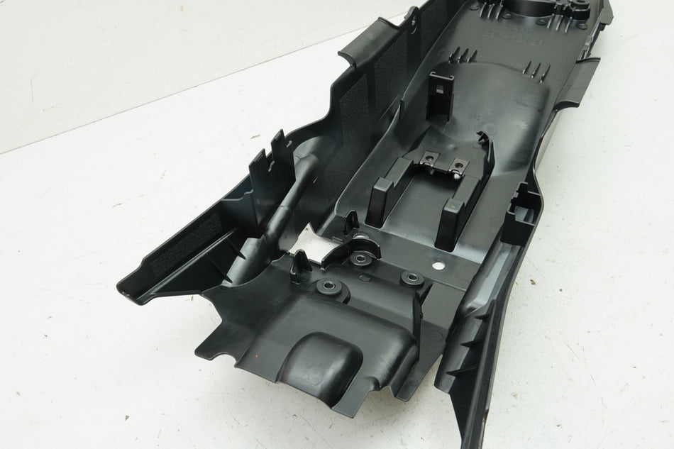 YAMAHA MTN 1000 MT-10 RN78 Rear inner fender mudguard wheel arch 4550 km