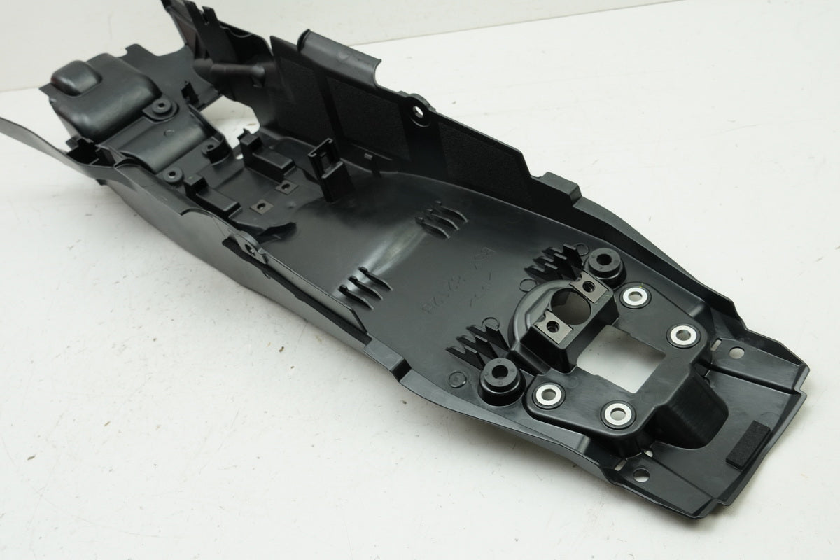 YAMAHA MTN 1000 MT-10 RN78 Rear inner fender mudguard wheel arch 4550 km