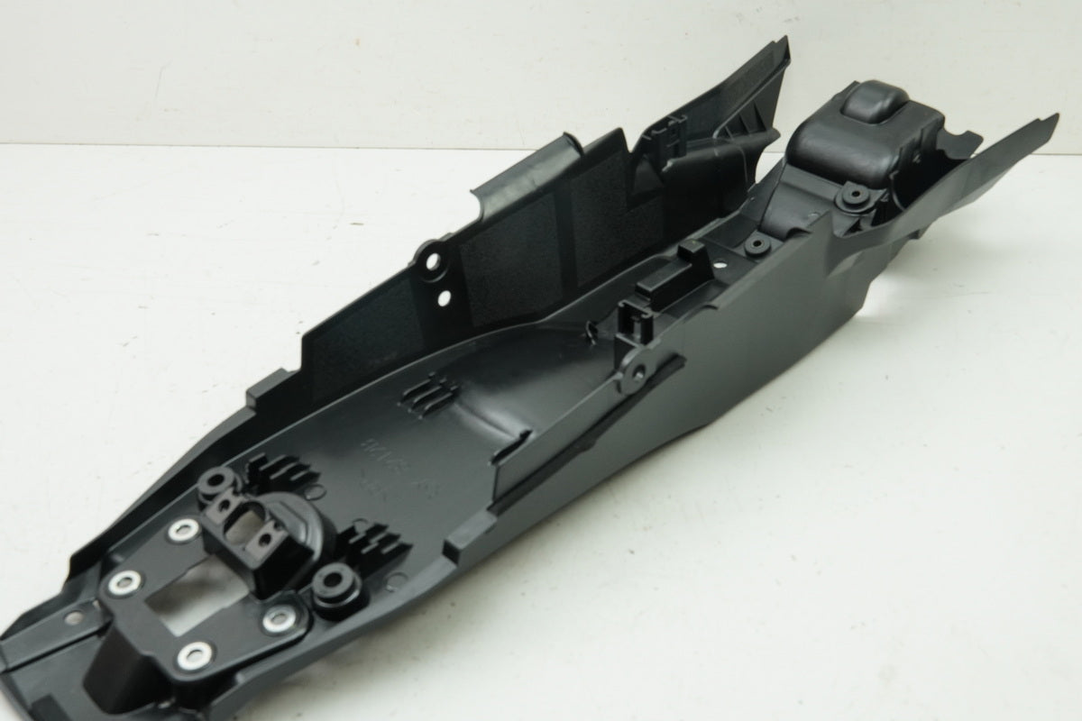 YAMAHA MTN 1000 MT-10 RN78 Rear inner fender mudguard wheel arch 4550 km