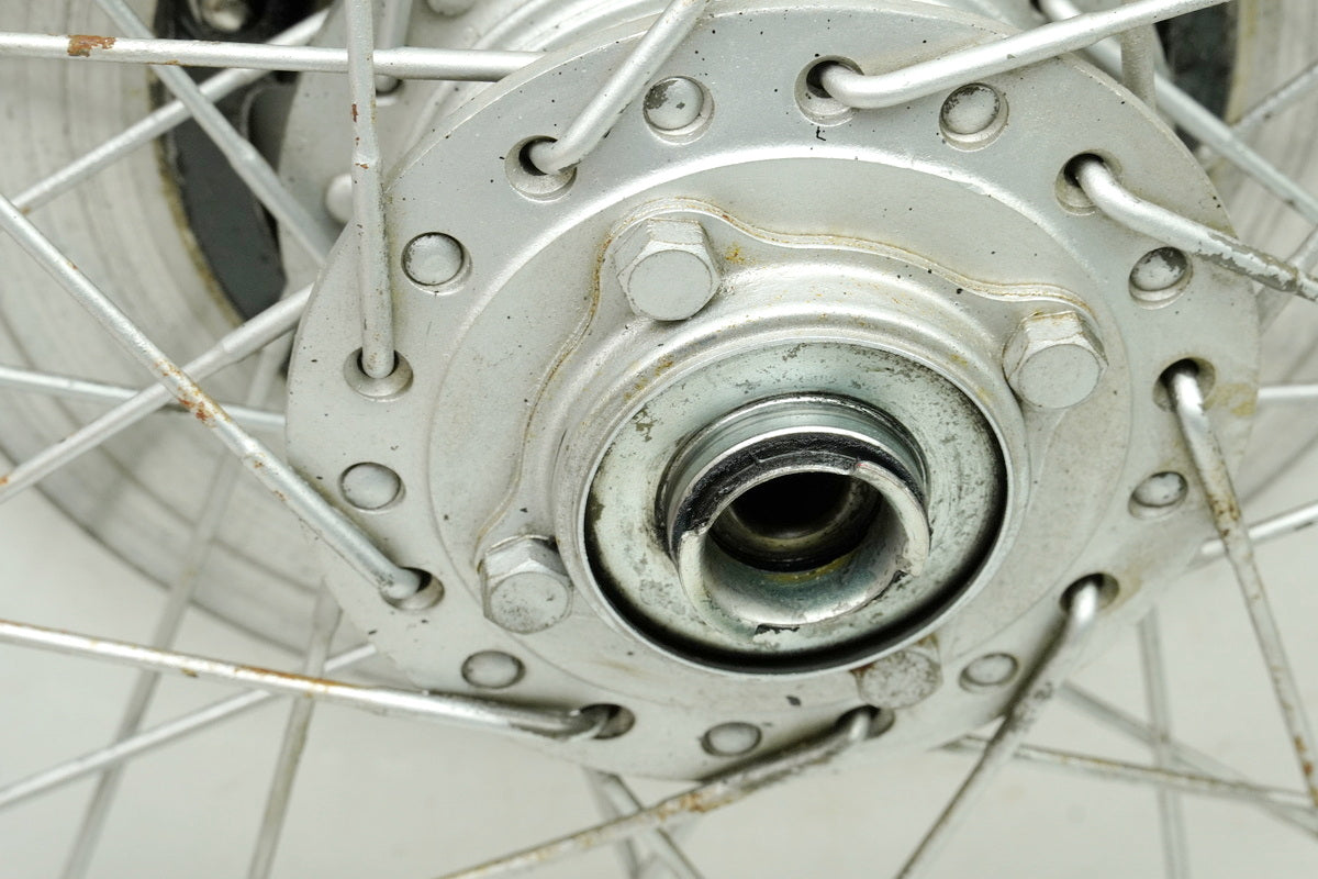 HONDA CB 250 G CB250G Felge vorn Vorderrad Bremsscheibe Vorderradfelge 74-77