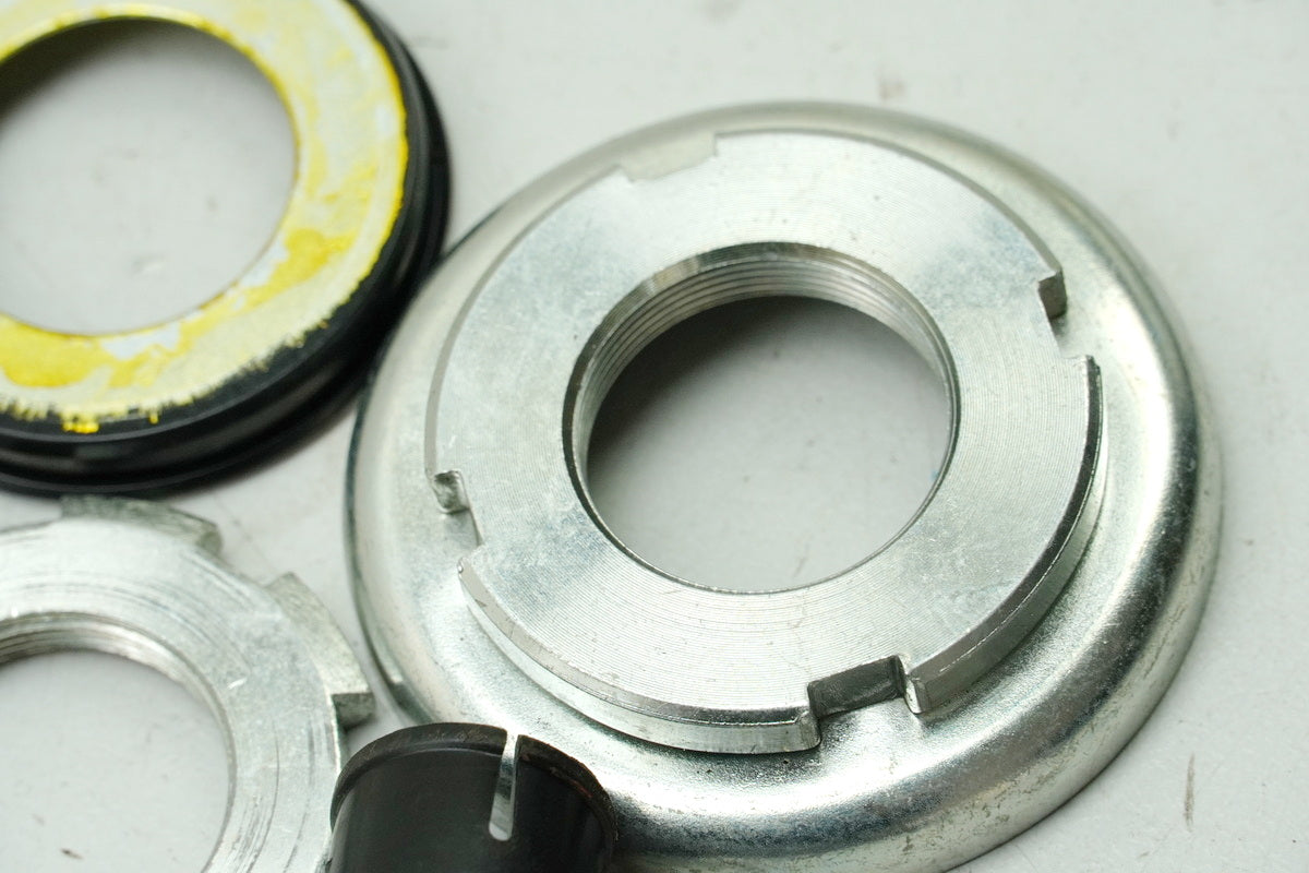 HONDA CB 125 R JC91 Nut Lock Headstock Triple Clamp Gasket Screw