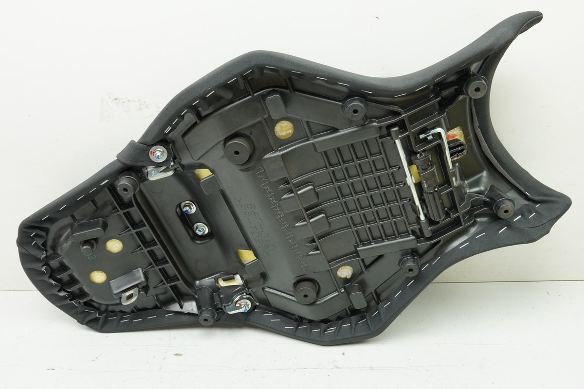 YAMAHA MTN 1000 MT-10 RN78 - Seat Bench Seat Rider's Seat original 4550 km