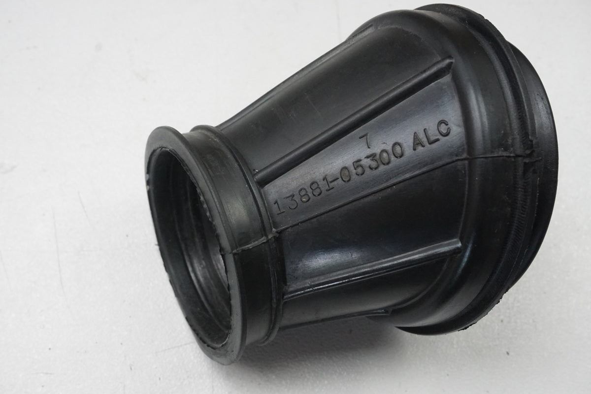 Suzuki Ansaugstutzen Ansauggummi Vergaser original 13881-05300 GN125 GS125 - NEU