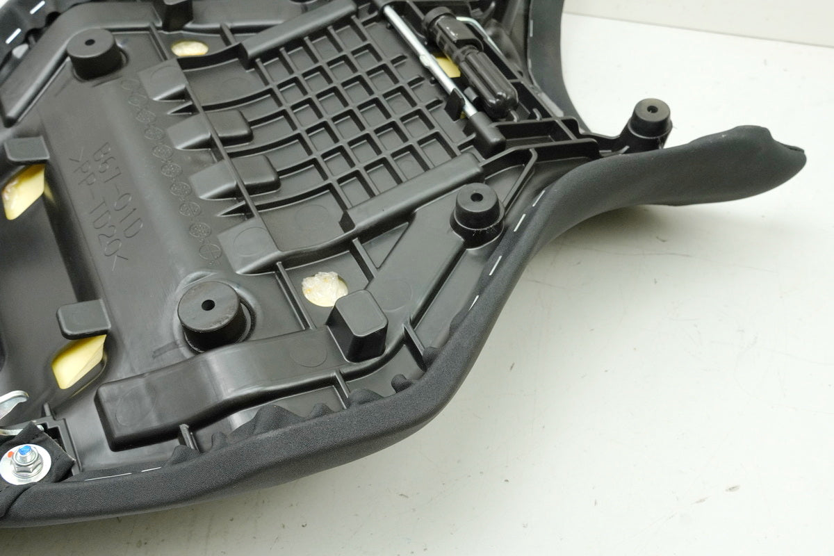 YAMAHA MTN 1000 MT-10 RN78 - Seat Bench Seat Rider's Seat original 4550 km