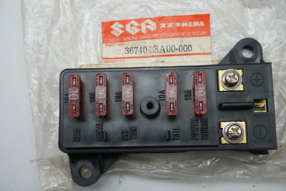 Caja de fusibles Suzuki original 36740-38A00-000 VS750 VS800 - NUEVO