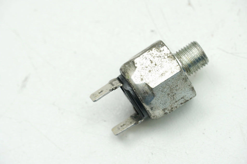MOTO GUZZI California 1100 EV (KD) Interruptor de luz de freno trasero (para cilindro de freno)